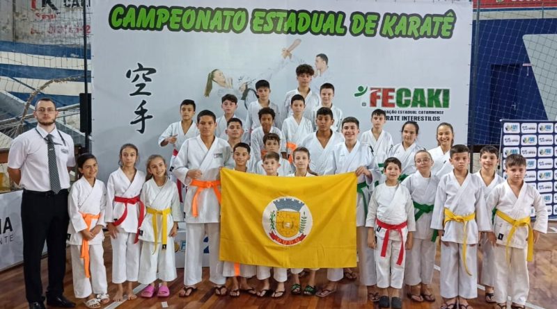 Delegação ourense conquista o quarto lugar na abertura do Estadual de Karatê